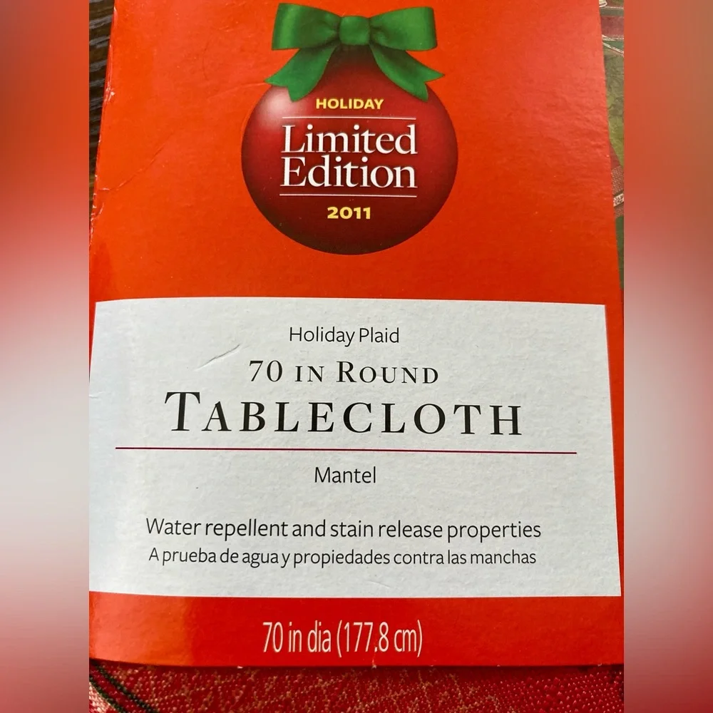 3 new Holiday Christmas tablecloths Bells 🔔 , Plaid & Floral